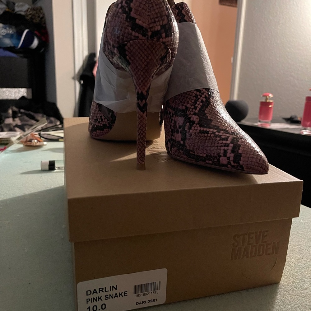 NWT Steve Madden boots pink